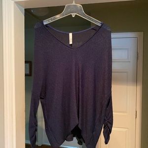Jolie Navy Sweater with ruched sleeves